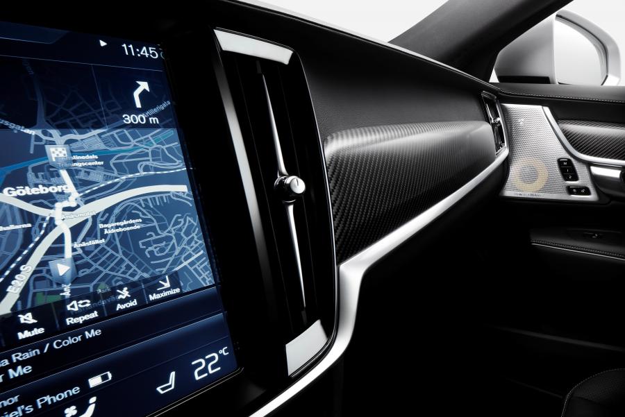 Детали интерьера Volvo S90 T6 R-Design 2016 года  (фото 17 из 21)